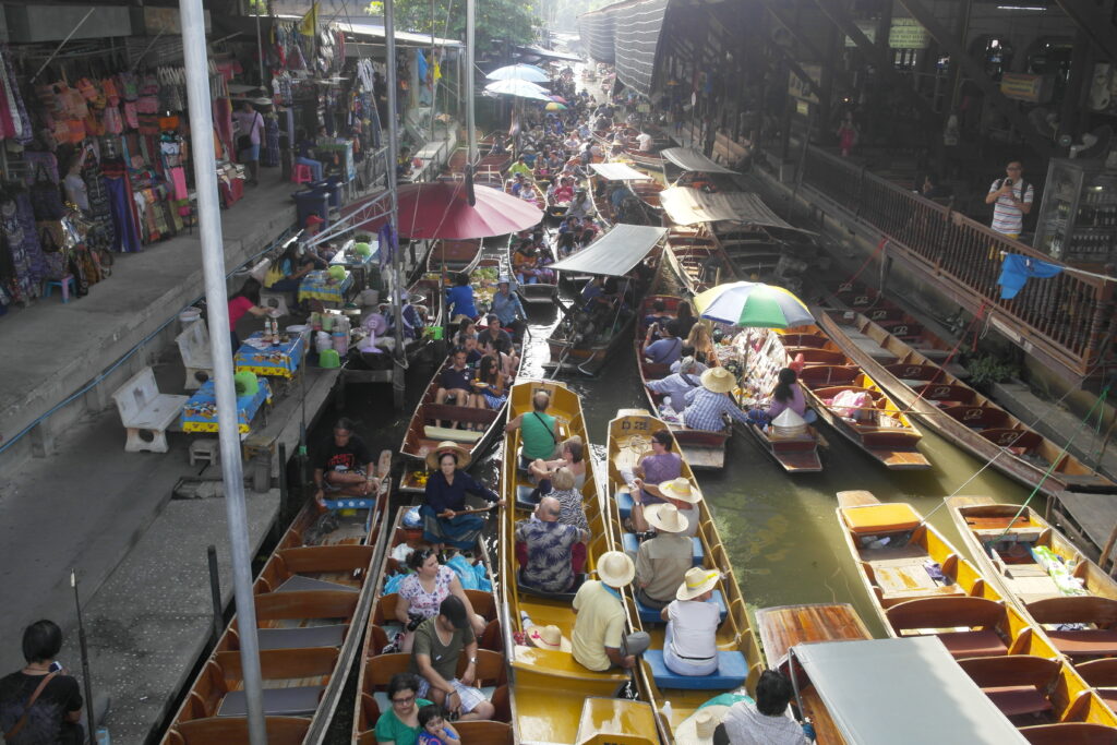 Damnoen Saduak Floating Market Congestion